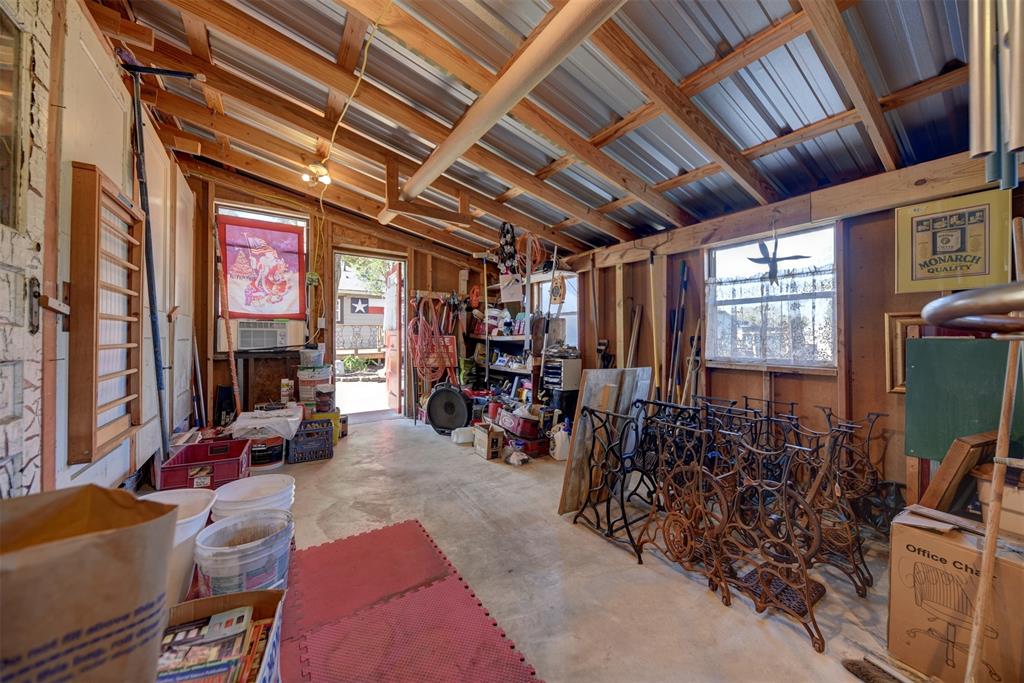 732 E Kuehn Street, Bellville, Texas image 9