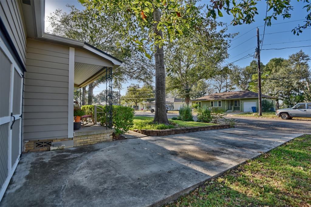 732 E Kuehn Street, Bellville, Texas image 6