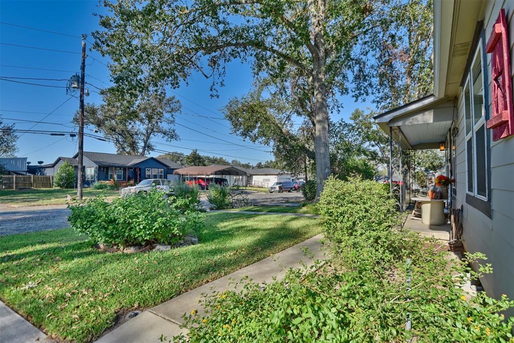 732 E Kuehn Street, Bellville, Texas image 5