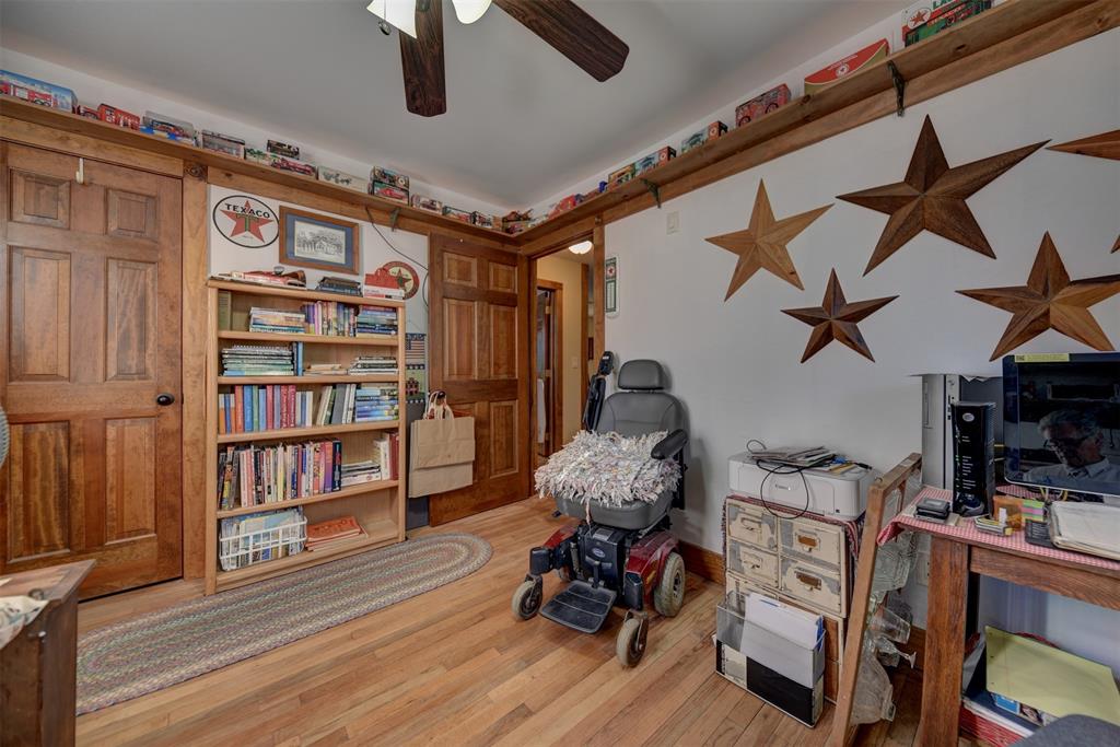 732 E Kuehn Street, Bellville, Texas image 37