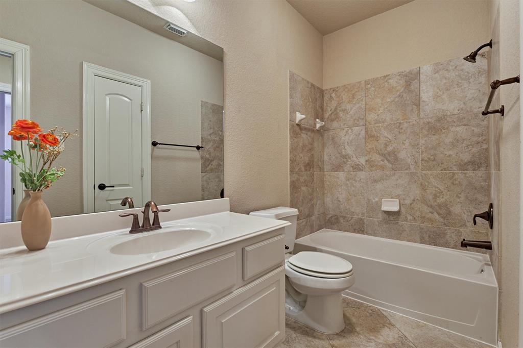 18 N Fair Manor Circle, The Woodlands, Texas image 30