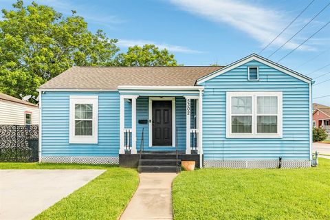 Single Family Residence in Galveston TX 5302 Borden Avenue.jpg