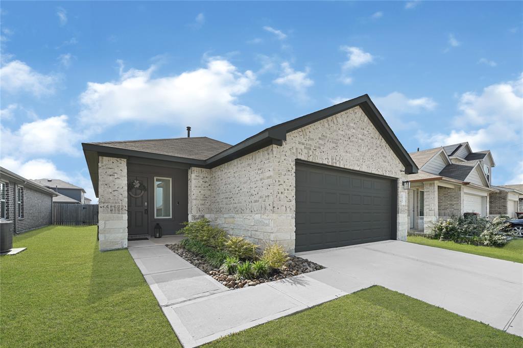 24343 Elmwood Falls Drive, Spring, Texas image 1