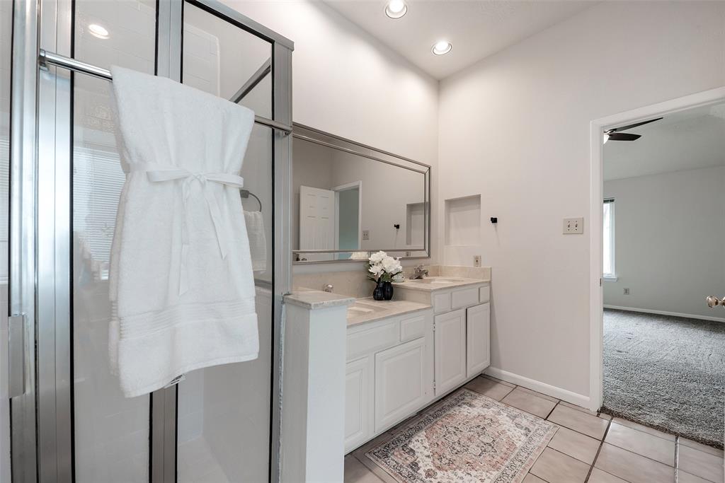 4731 Cavern Drive, Friendswood, Texas image 31