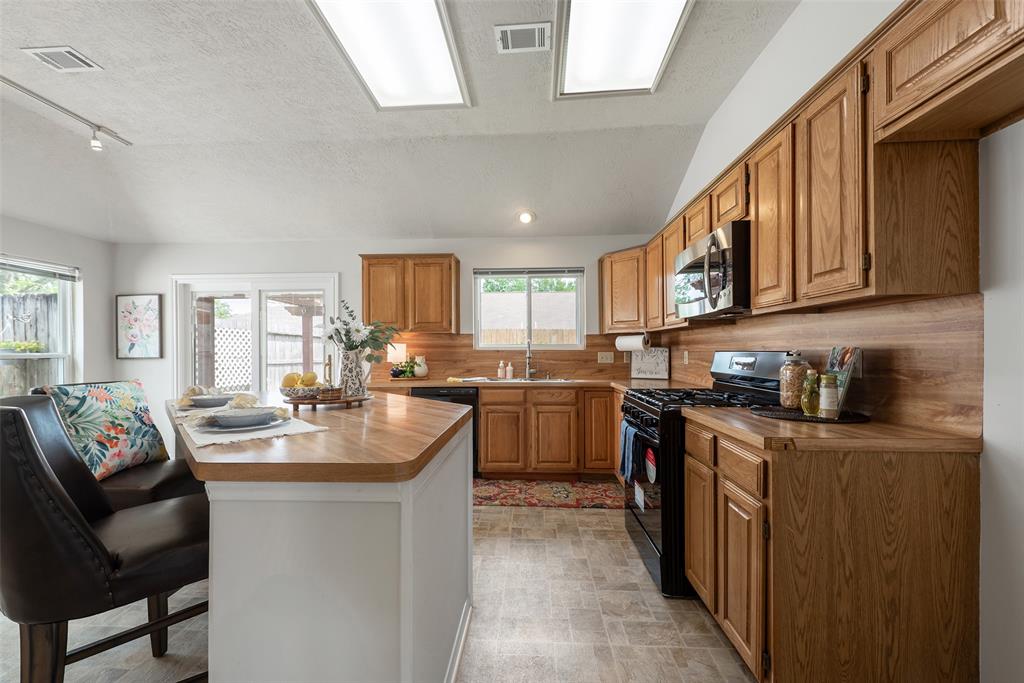 4731 Cavern Drive, Friendswood, Texas image 15