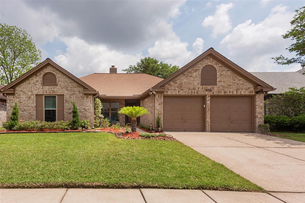 4731 Cavern Drive, Friendswood, Texas image 1