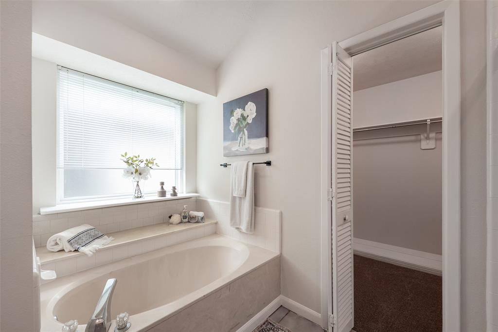 4731 Cavern Drive, Friendswood, Texas image 30