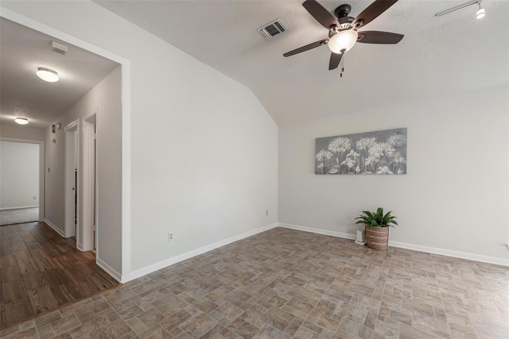 4731 Cavern Drive, Friendswood, Texas image 23