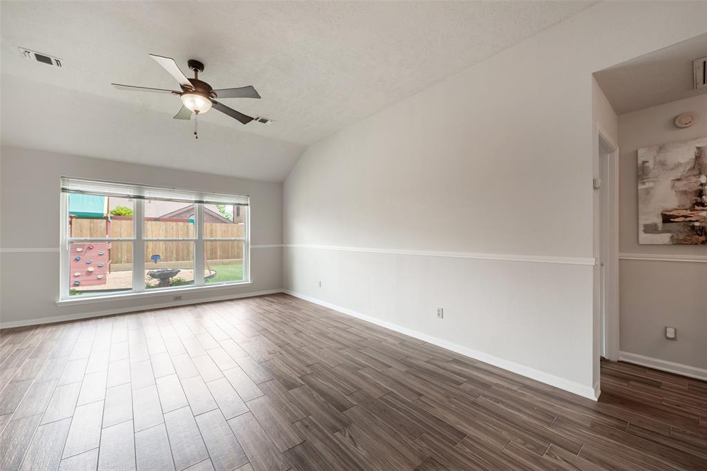 4731 Cavern Drive, Friendswood, Texas image 11
