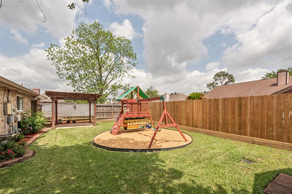4731 Cavern Drive, Friendswood, Texas image 41