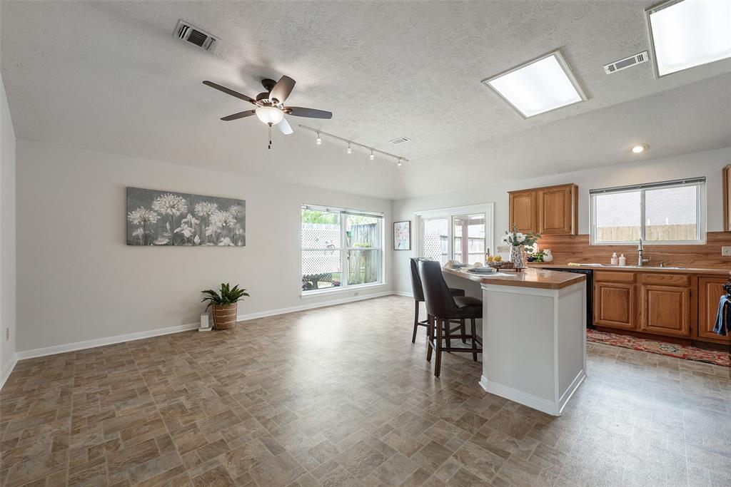 4731 Cavern Drive, Friendswood, Texas image 20