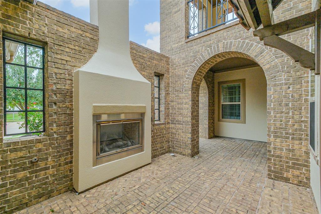 3722 Edison Lane