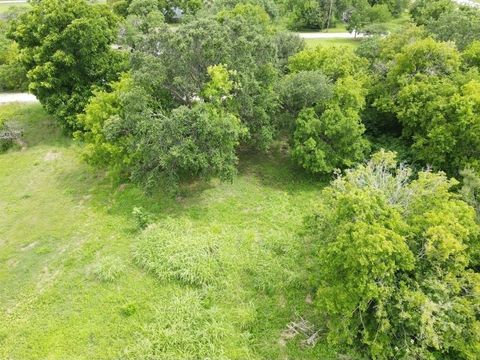Photo of 215 2nd Avenue N, Texas City, TX 77590 (MLS # 81999627)