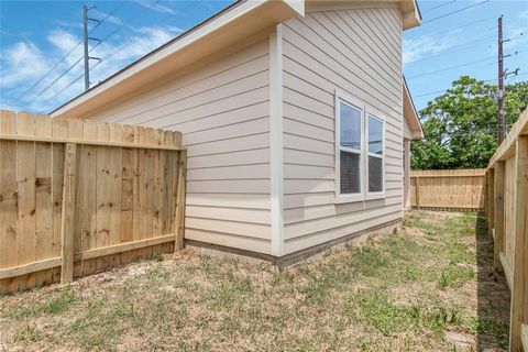 Single Family Residence in Houston TX 334 Tite Street 18.jpg