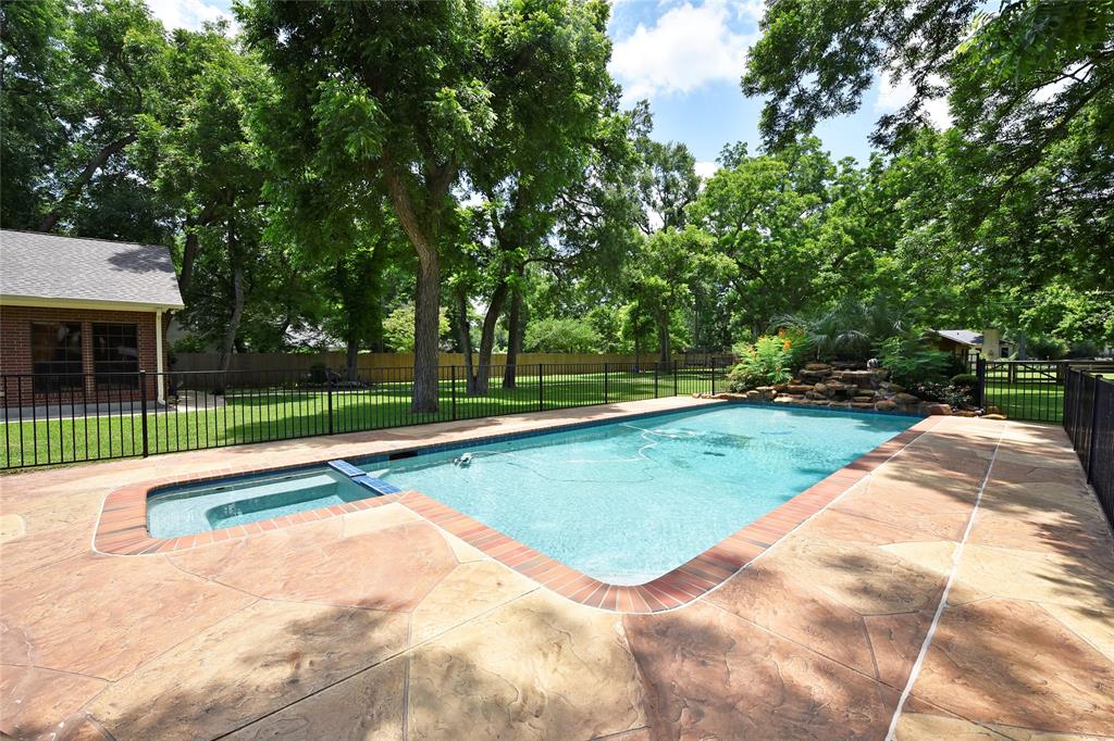 3919 Aspenwood Drive
