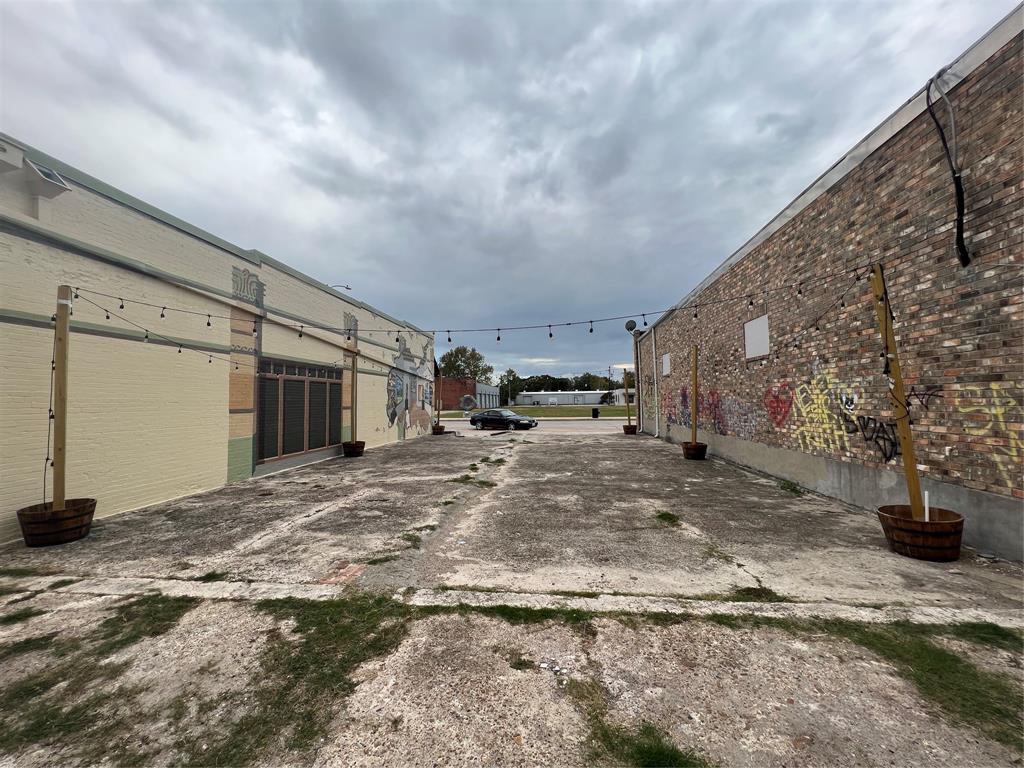 112 W Texas Avenue, Baytown, Texas image 10