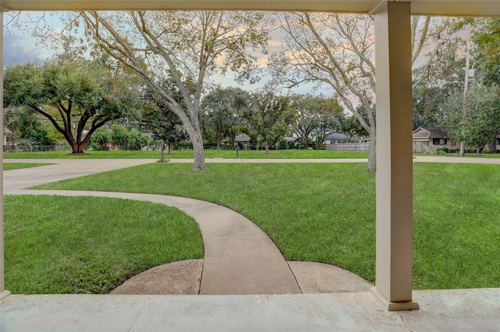 915 Piedmont Street, Sugar Land, Texas image 4