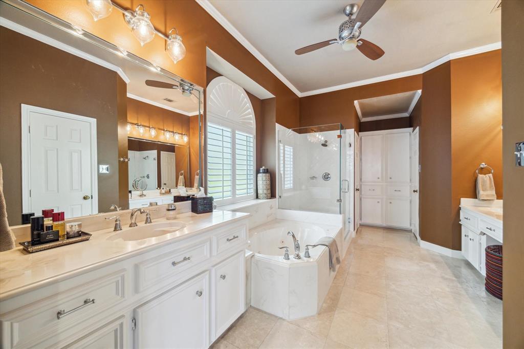 5902 Juniper Bluff Court, Kingwood, Texas image 18