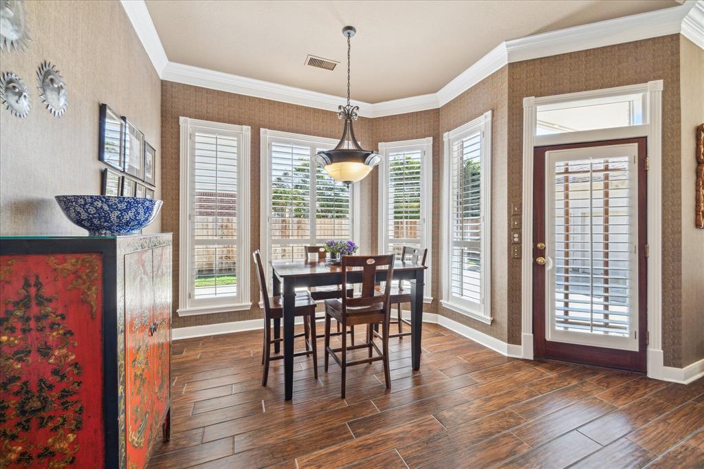 5902 Juniper Bluff Court, Kingwood, Texas image 14