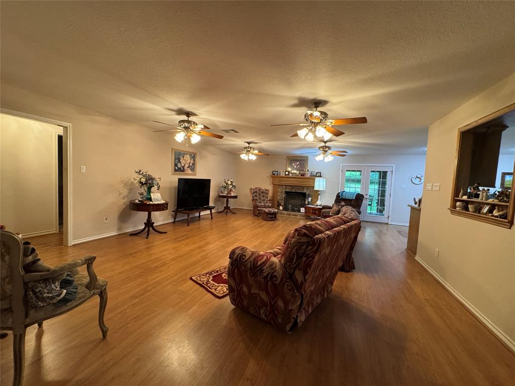 156 Magnolia Bend Drive, Livingston, Texas image 4
