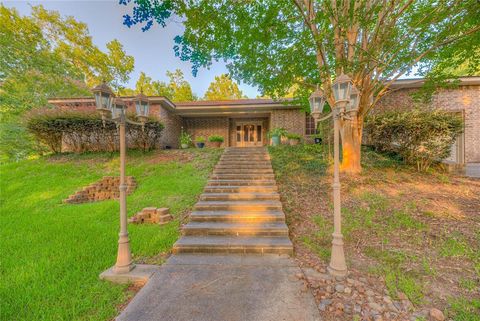 Photo of 156 Magnolia Bend Drive, Livingston, TX 77351 (MLS # 8979918)