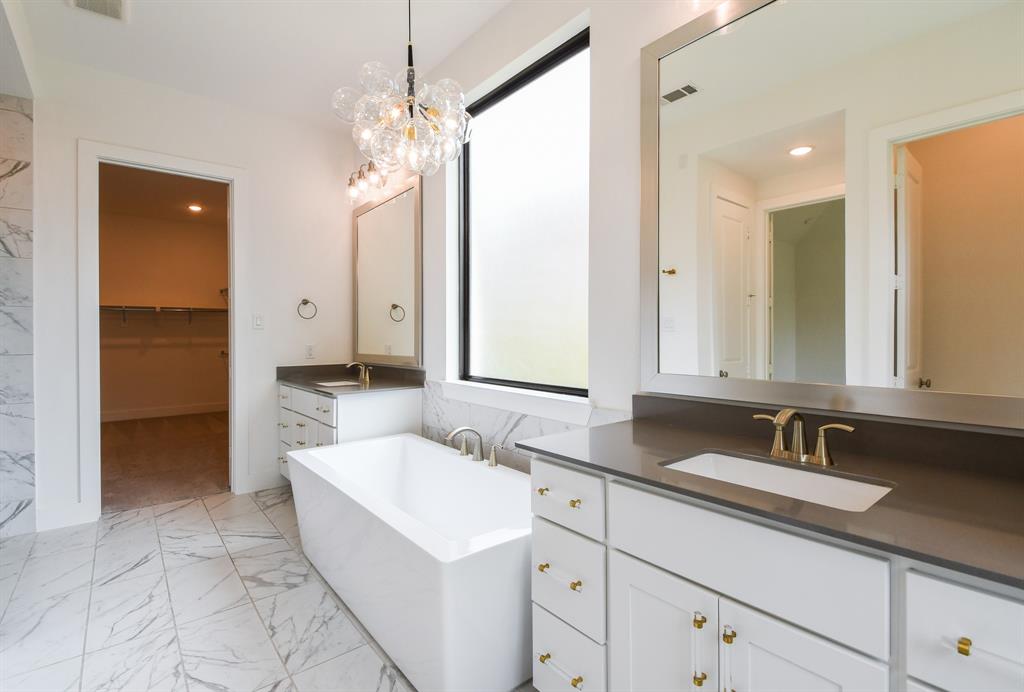 202 Calm Savanna Court, Conroe, Texas image 20