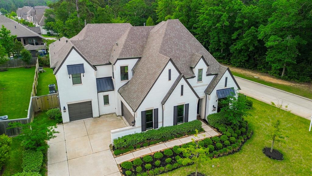 202 Calm Savanna Court, Conroe, Texas image 2