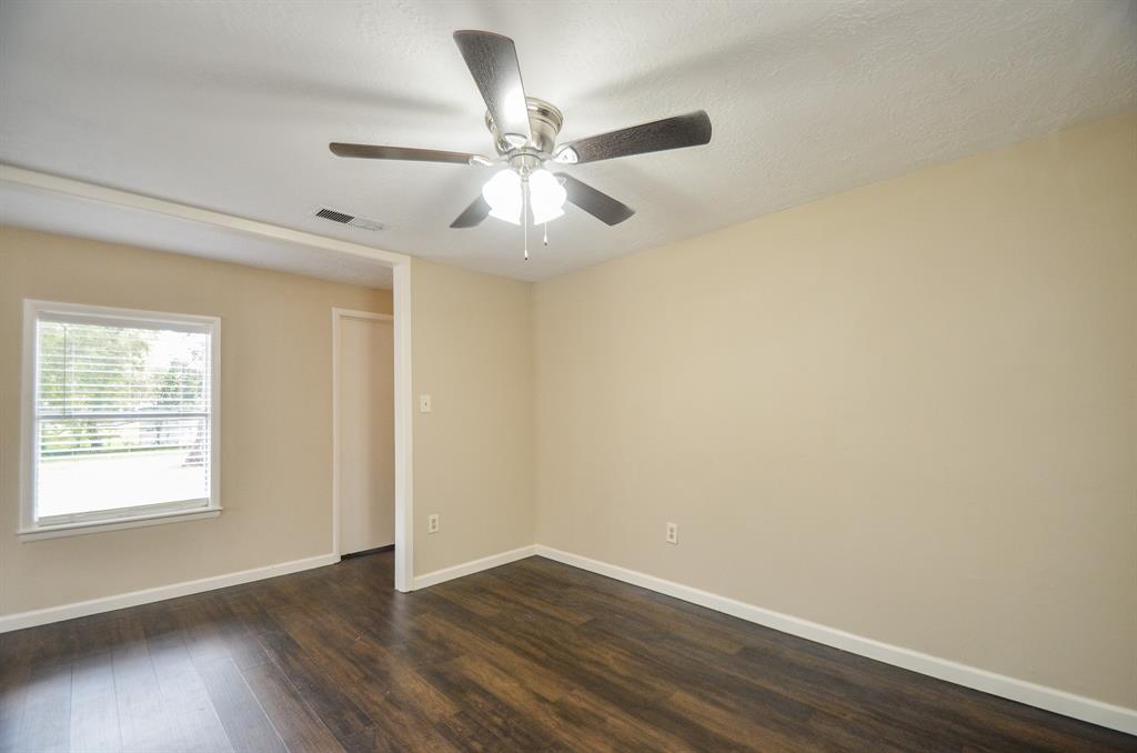 2107 Park Avenue, Pearland, Texas image 3