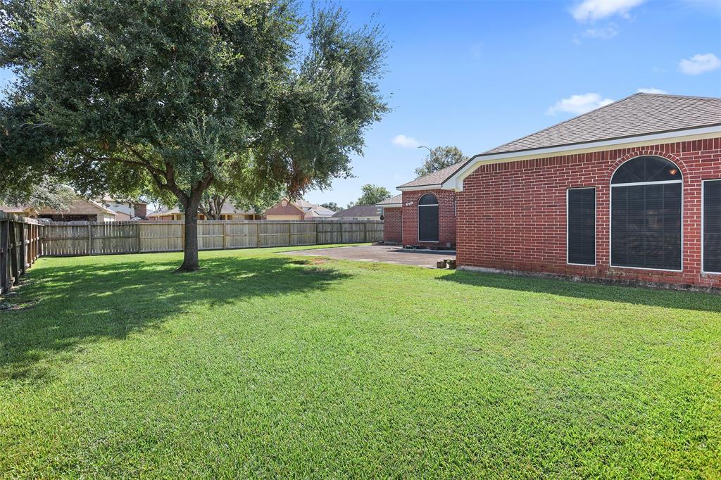 102 Summer Breeze Drive, La Porte, Texas image 30