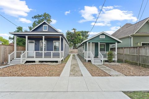 1708 Gentry St Street A-B Houston TX 77009