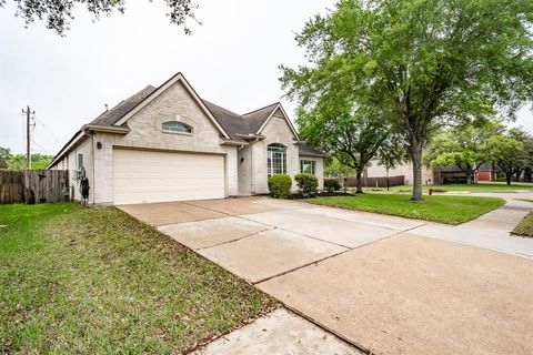 Single Family Residence in Pasadena TX 4302 Arboretum Drive 8.jpg