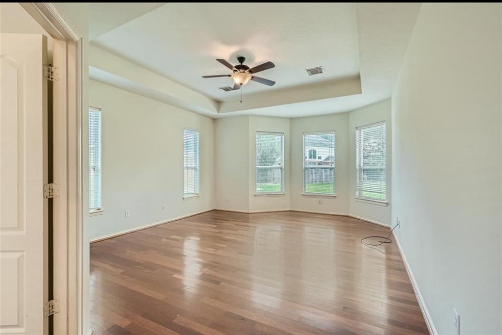 9819 Memorial Crossing Drive, Tomball, Texas image 15