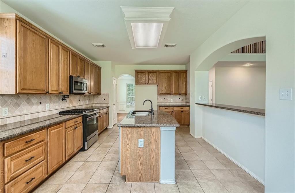 9819 Memorial Crossing Drive, Tomball, Texas image 10