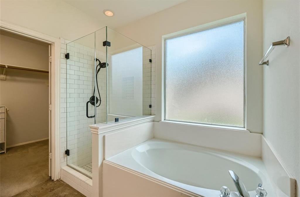 9819 Memorial Crossing Drive, Tomball, Texas image 18