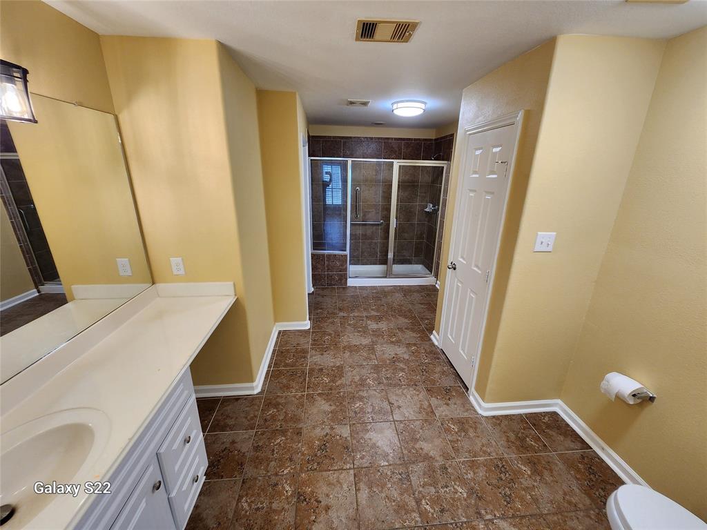 3802 Elderberry Drive, Dickinson, Texas image 14