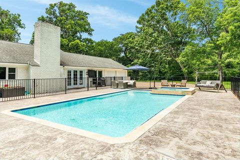 A home in Lake Jackson