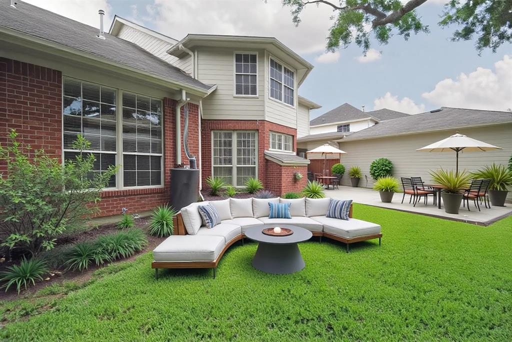 1902 Rosebay Court, Sugar Land, Texas image 4