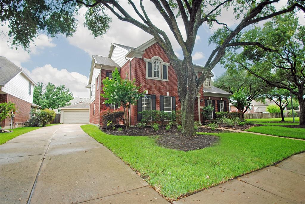 1902 Rosebay Court, Sugar Land, Texas image 5