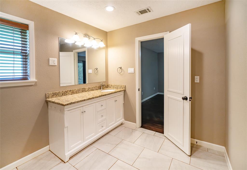 1903 Round Wind Trail, Crosby, Texas image 24