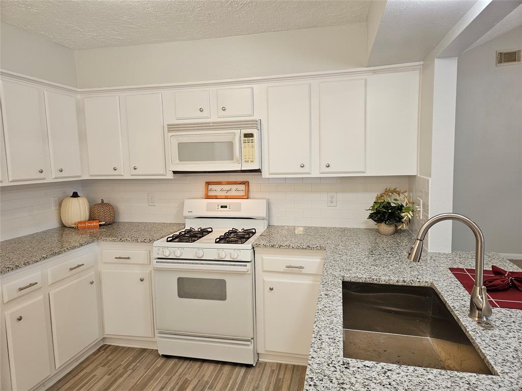 2307 Goodrich Street, Pearland, Texas image 18