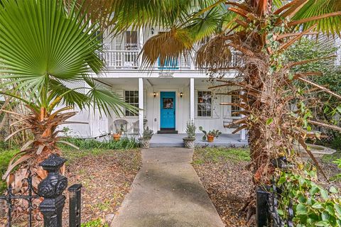 Photo of 2622 Ursuline Street, Galveston, TX 77550 (MLS # 90088122)