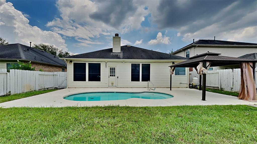 2704 Calico Creek Lane, Pearland, Texas image 13