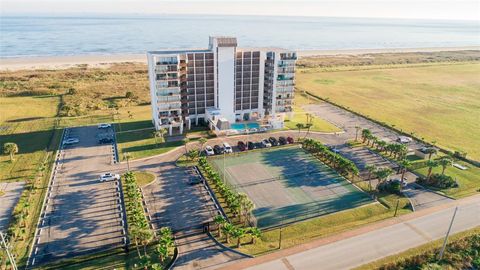 Condominium in Galveston TX 415 Beach Drive 33.jpg