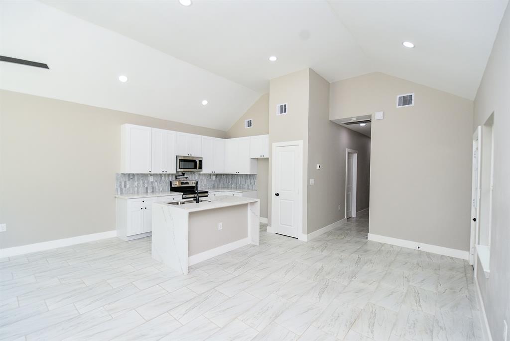 16974 W Lynbrook, Montgomery, Texas image 1