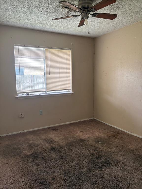 4934 Deerwood Circle, Baytown, Texas image 11