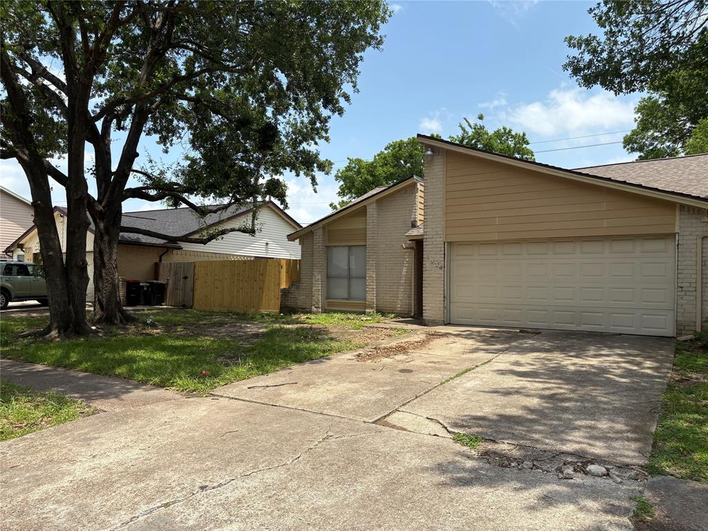 4934 Deerwood Circle, Baytown, Texas image 12