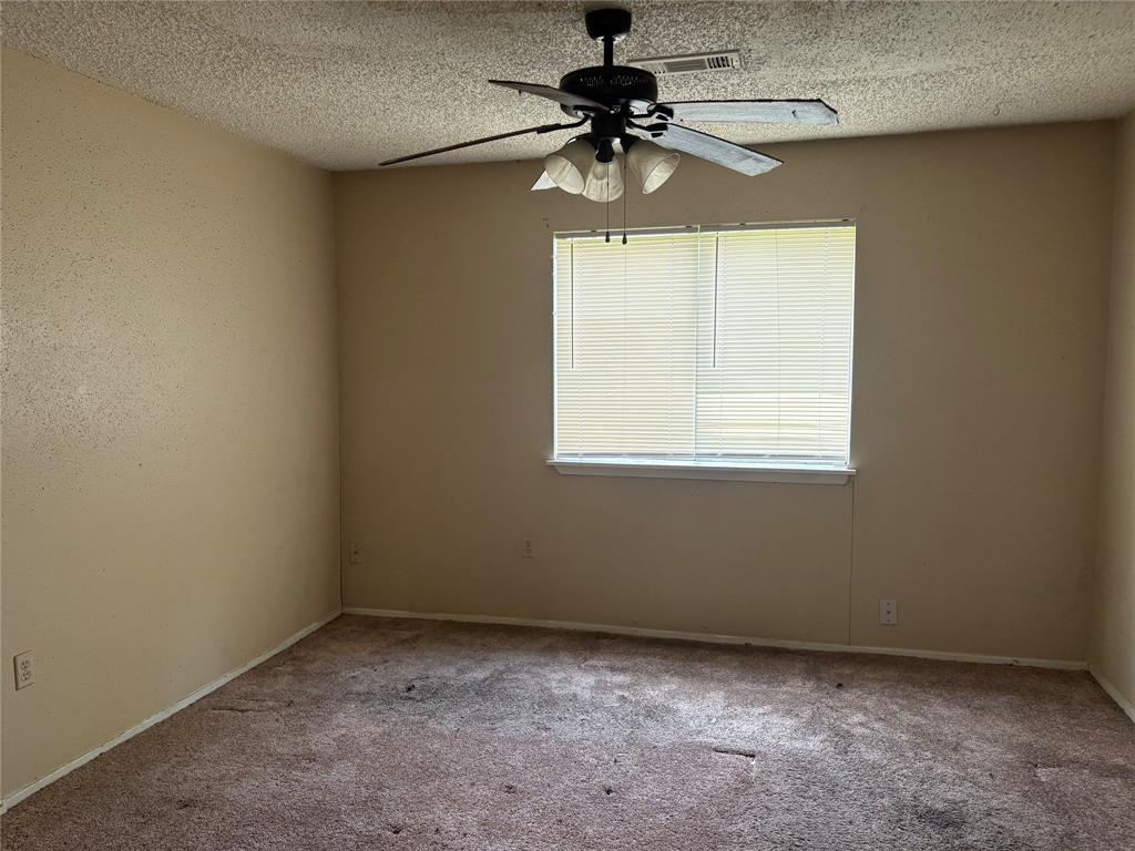 4934 Deerwood Circle, Baytown, Texas image 6