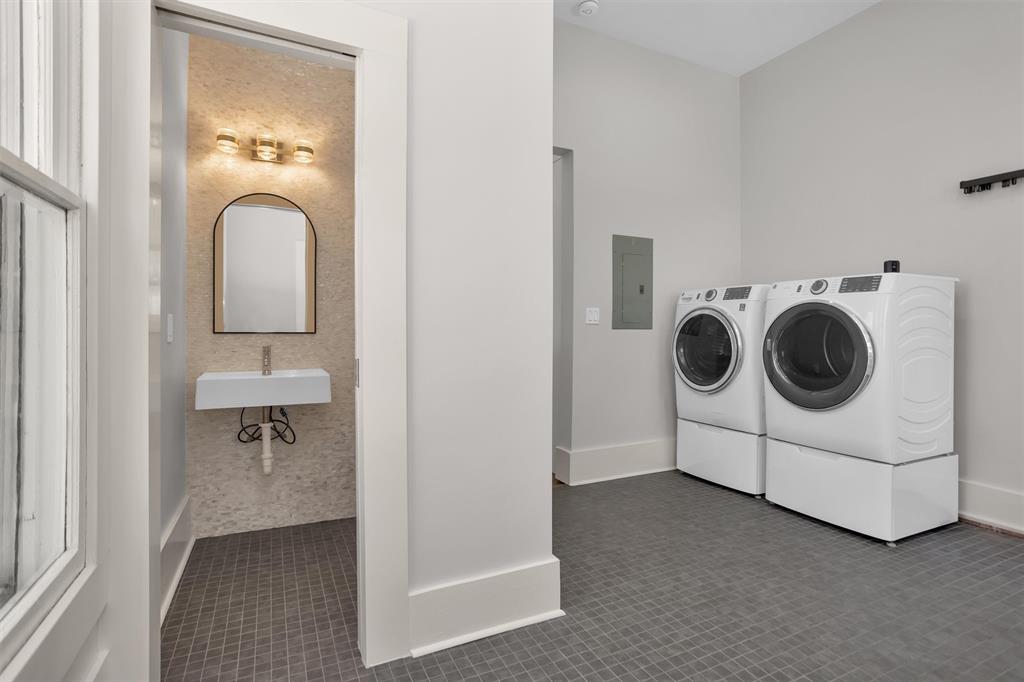 602 Clinton Street, Brenham, Texas image 32
