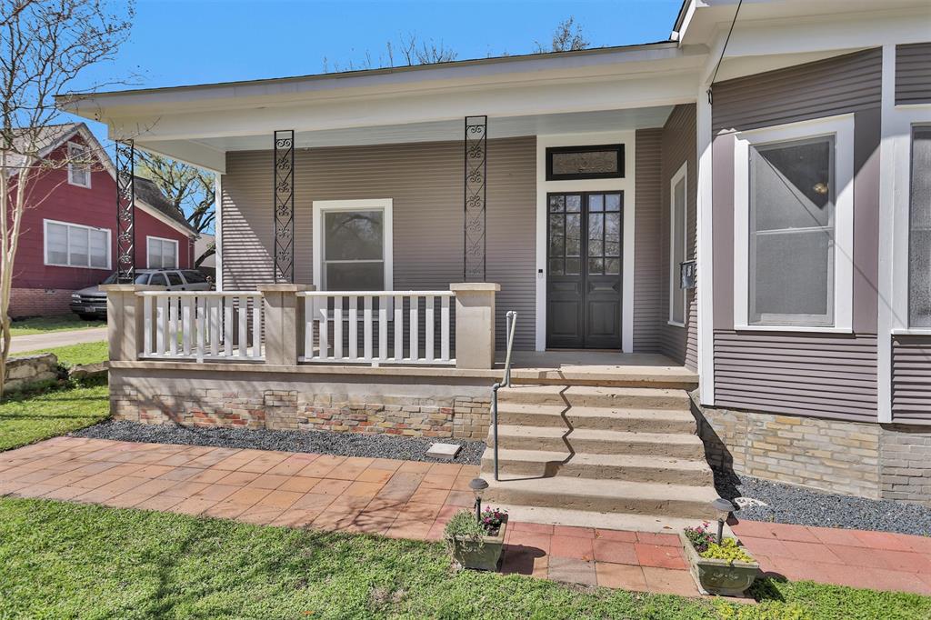 602 Clinton Street, Brenham, Texas image 3