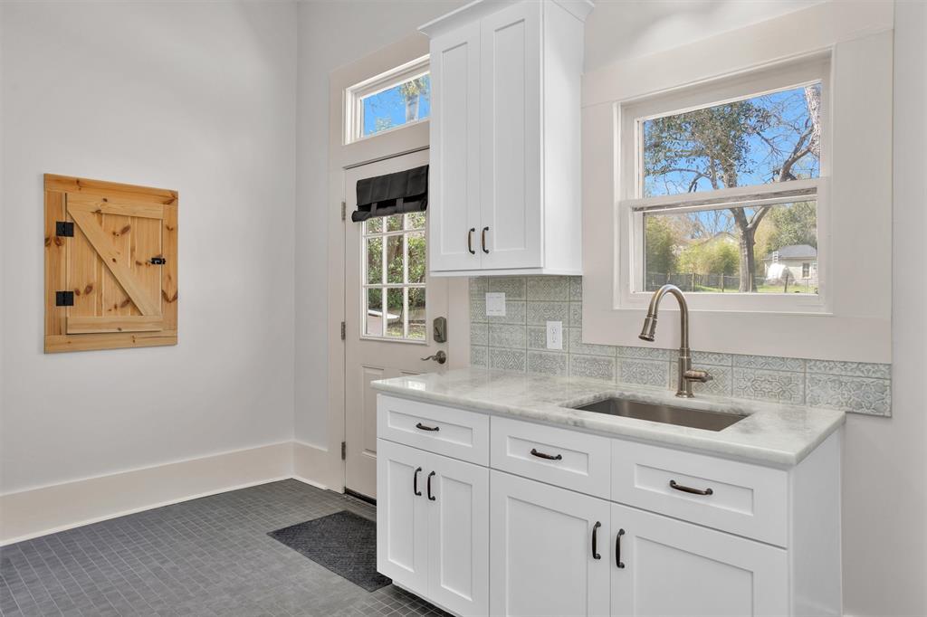 602 Clinton Street, Brenham, Texas image 30